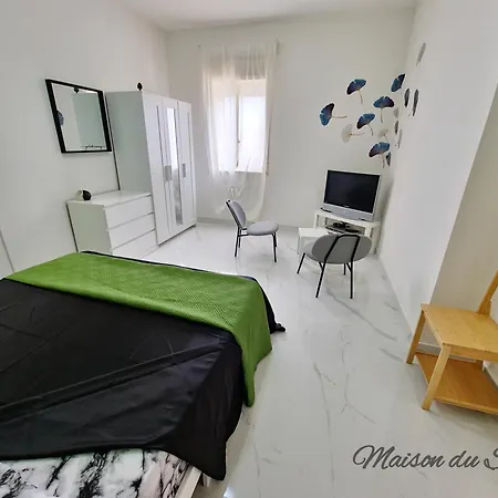 Maison Du Soleil Daire Agnone Bagni